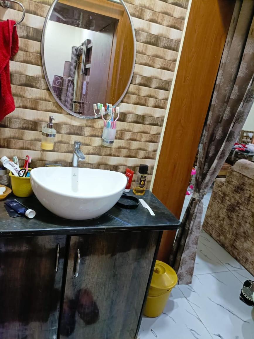 Adbhut Nivas Villa Бопал Екстериор снимка