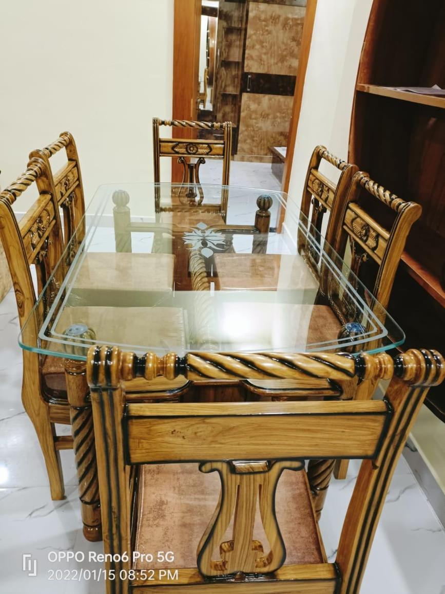 Adbhut Nivas Villa Бопал Екстериор снимка